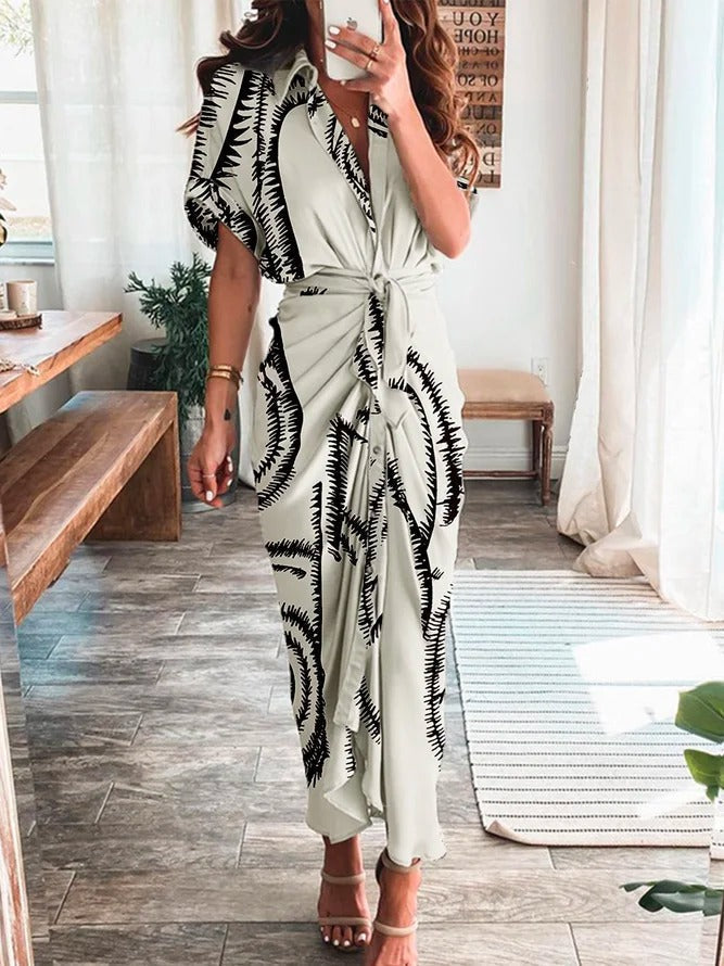 Groovy maxi dress with short sleeves