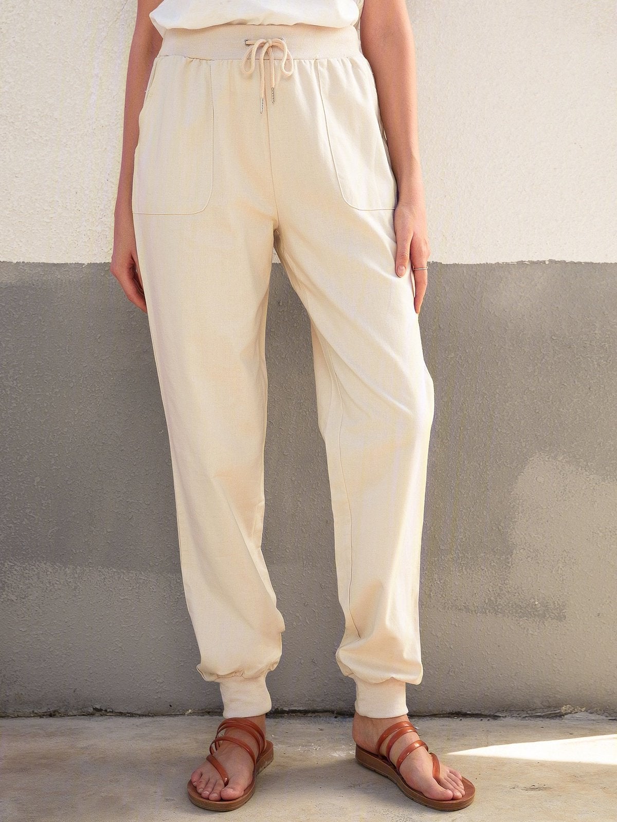 Linen gloss The ladies summer trousers with drawstring