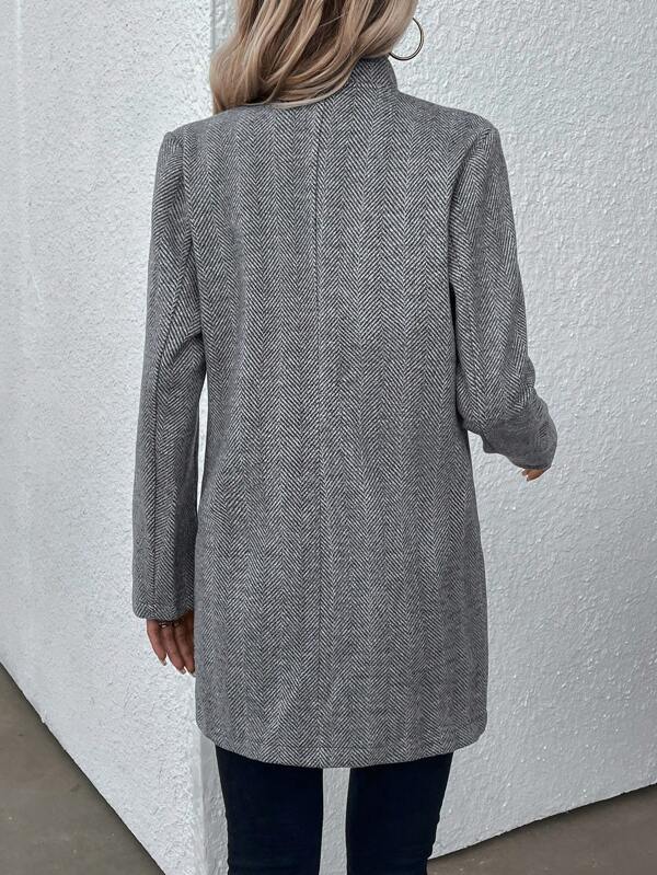 Stylish grey jacket with long sleeves