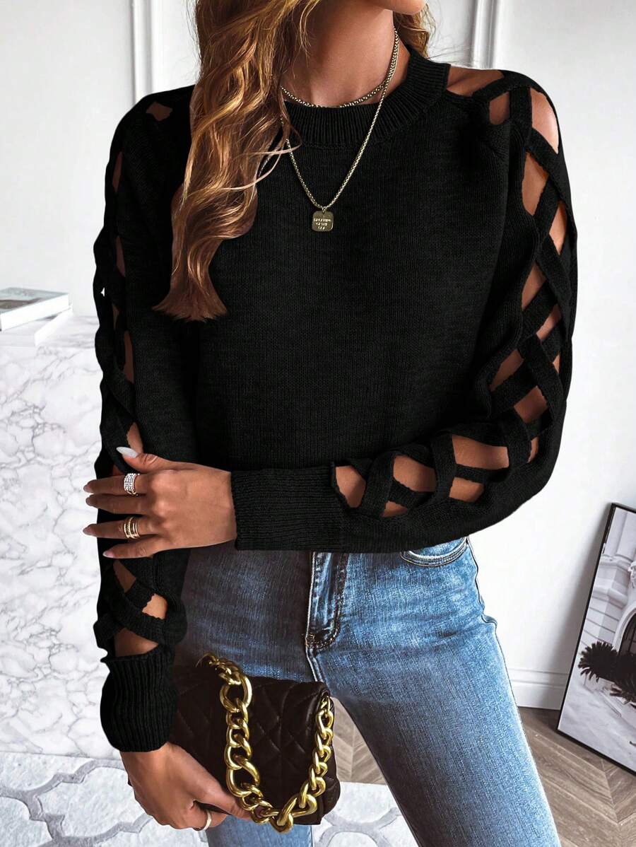 Sexy monochrome sweater with long sleeves