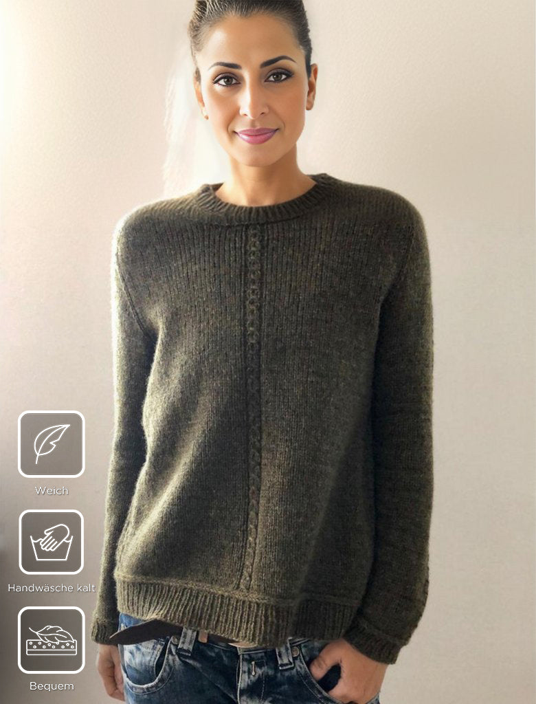 Simple long sleeve sweater with round neck