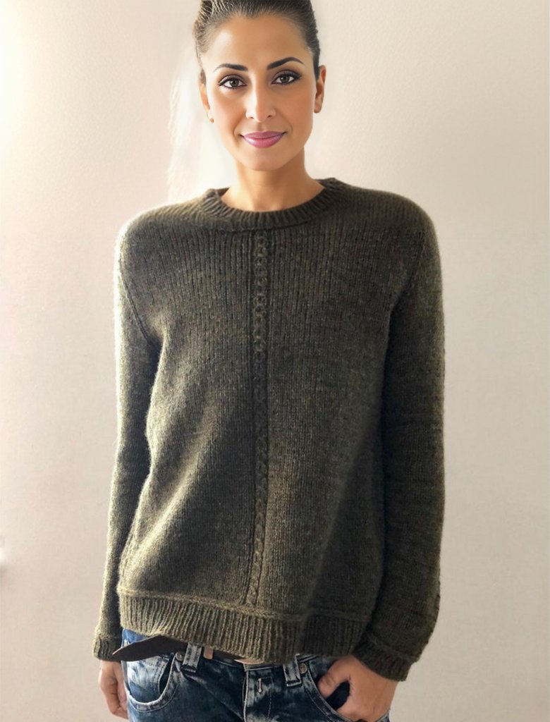 Simple long sleeve sweater with round neck