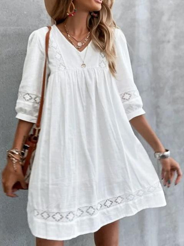 Popular monochrome mini dress with 3/4-length sleeves