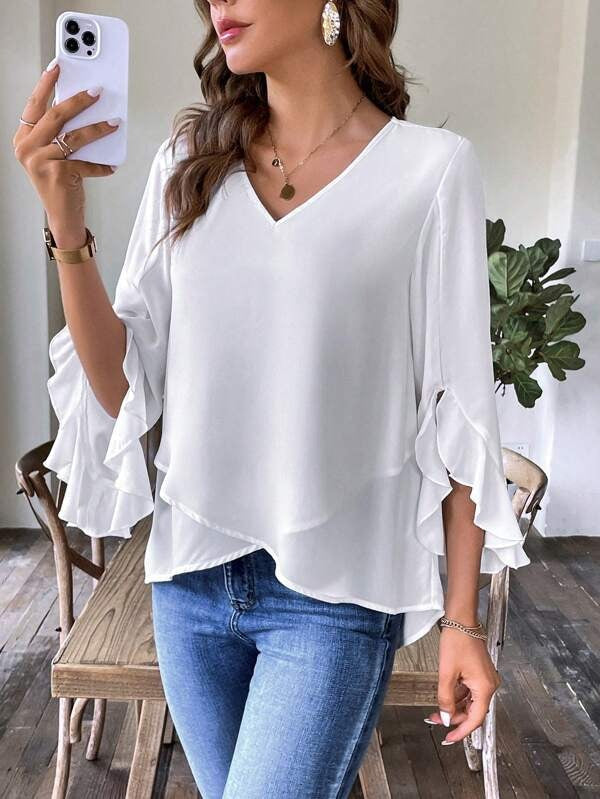 White 3/4-sleeve monochrome top