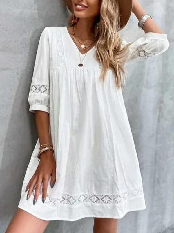 Popular monochrome mini dress with 3/4-length sleeves