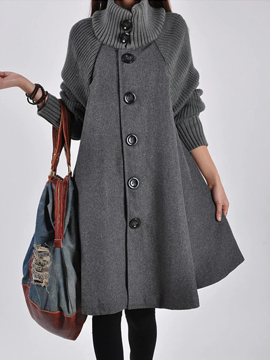 Avant-garde style coat with exceptional collar