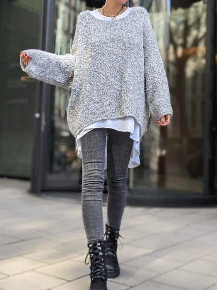 Comfortable monochrome grey sweater with round neck