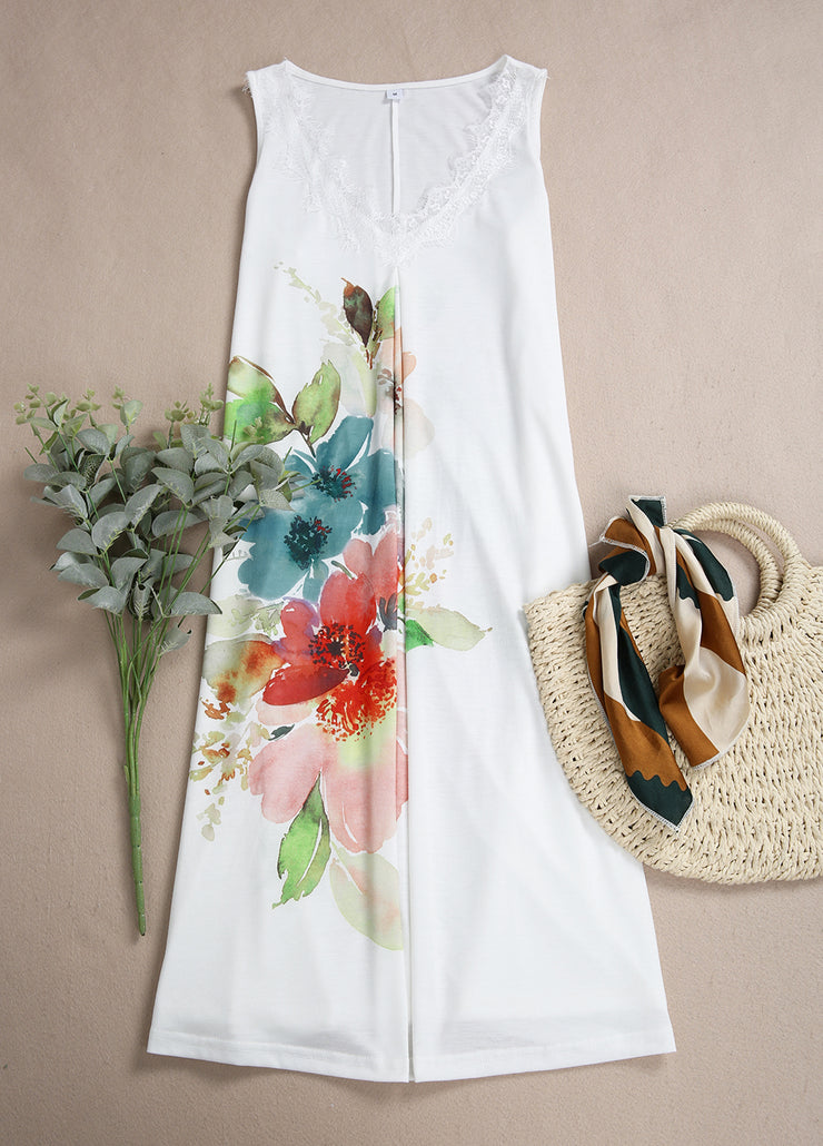 Summer mini dress with floral V-neck in lace