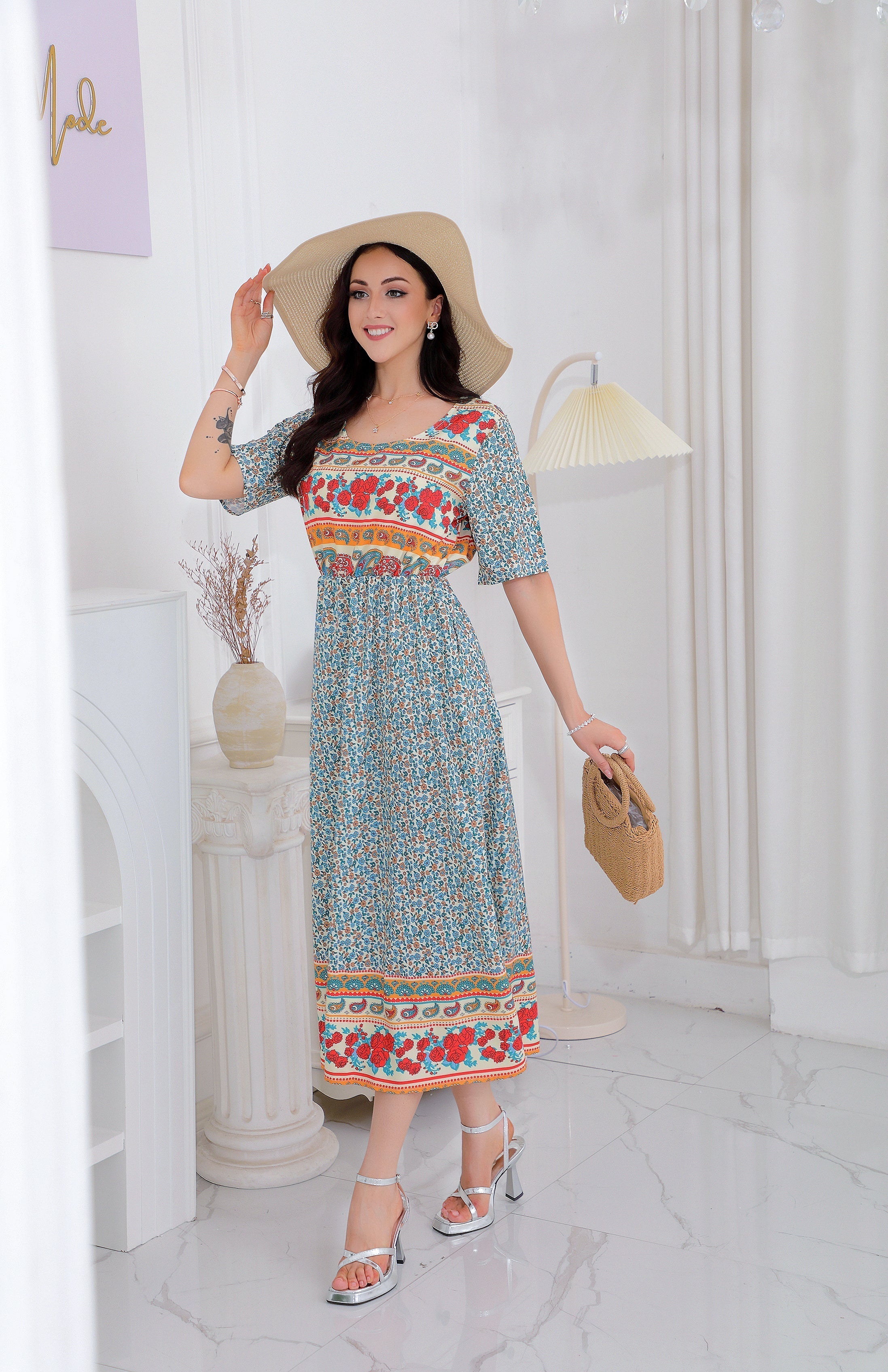 Special midi dress with round neck