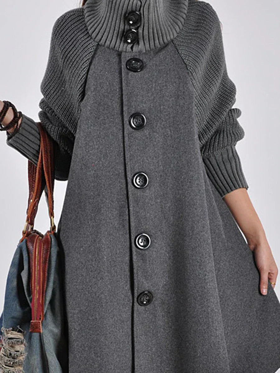 Avant-garde style coat with exceptional collar