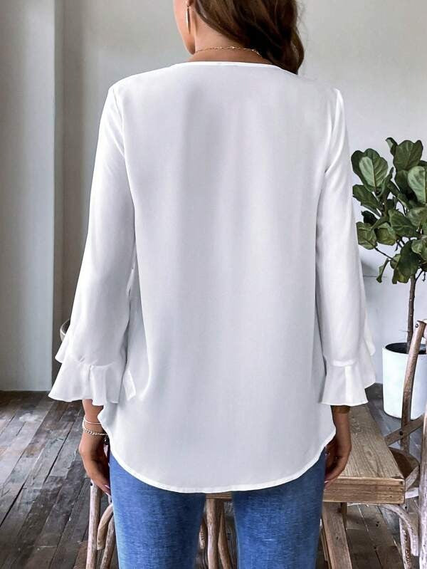 White 3/4-sleeve monochrome top