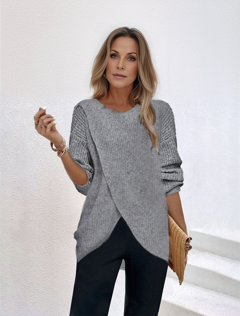 Grey solid color sweater with round neck