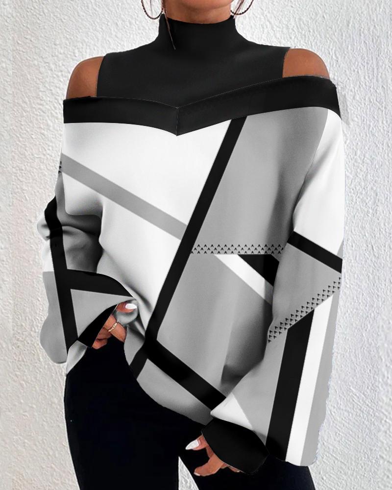 Stylish black and white top with round neckline