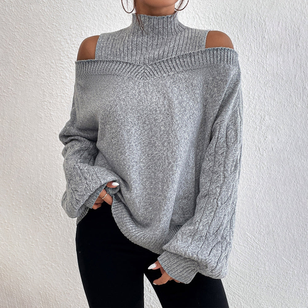 Comfortable monochrome sweater with long sleeves and crew neck