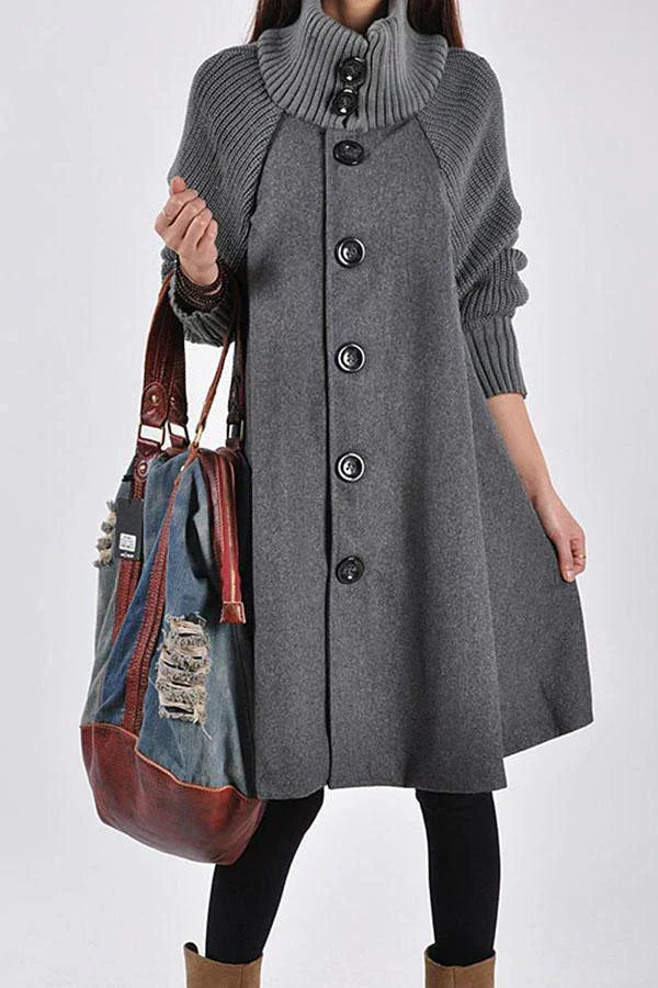 Avant-garde style coat with exceptional collar