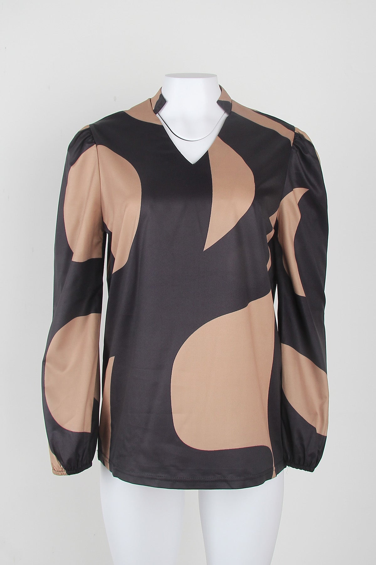 Long sleeve top with retro print