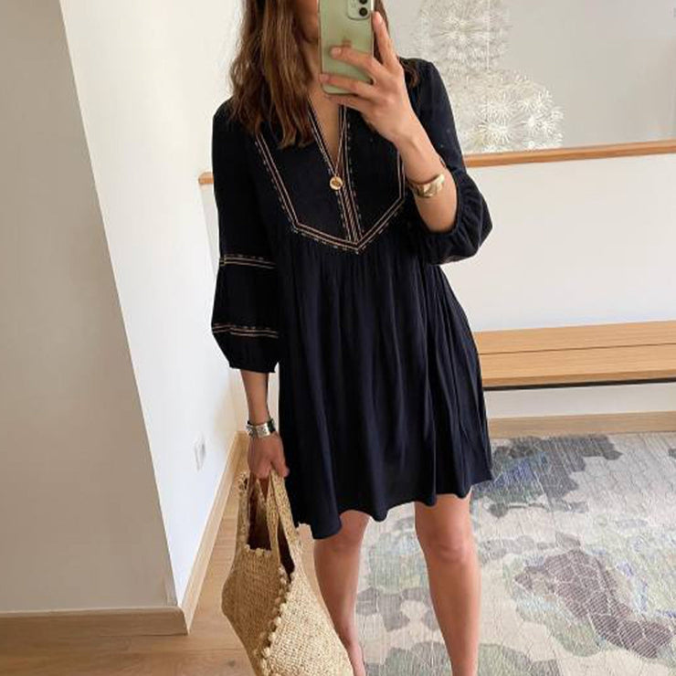 Stylish mini dress with 3/4-length sleeves