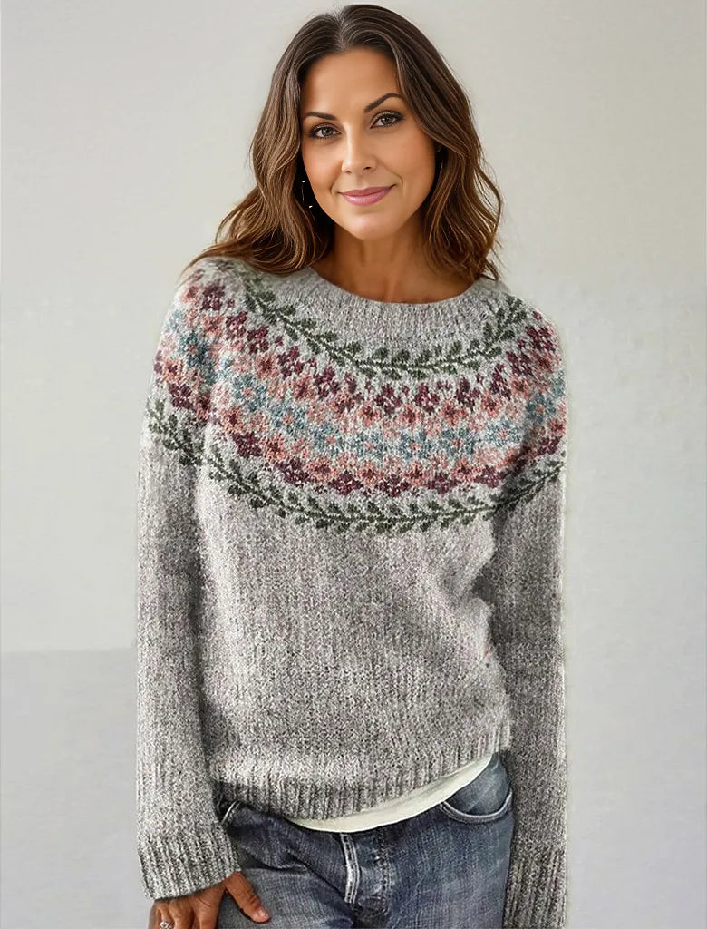 Elegant crew neck sweater with print