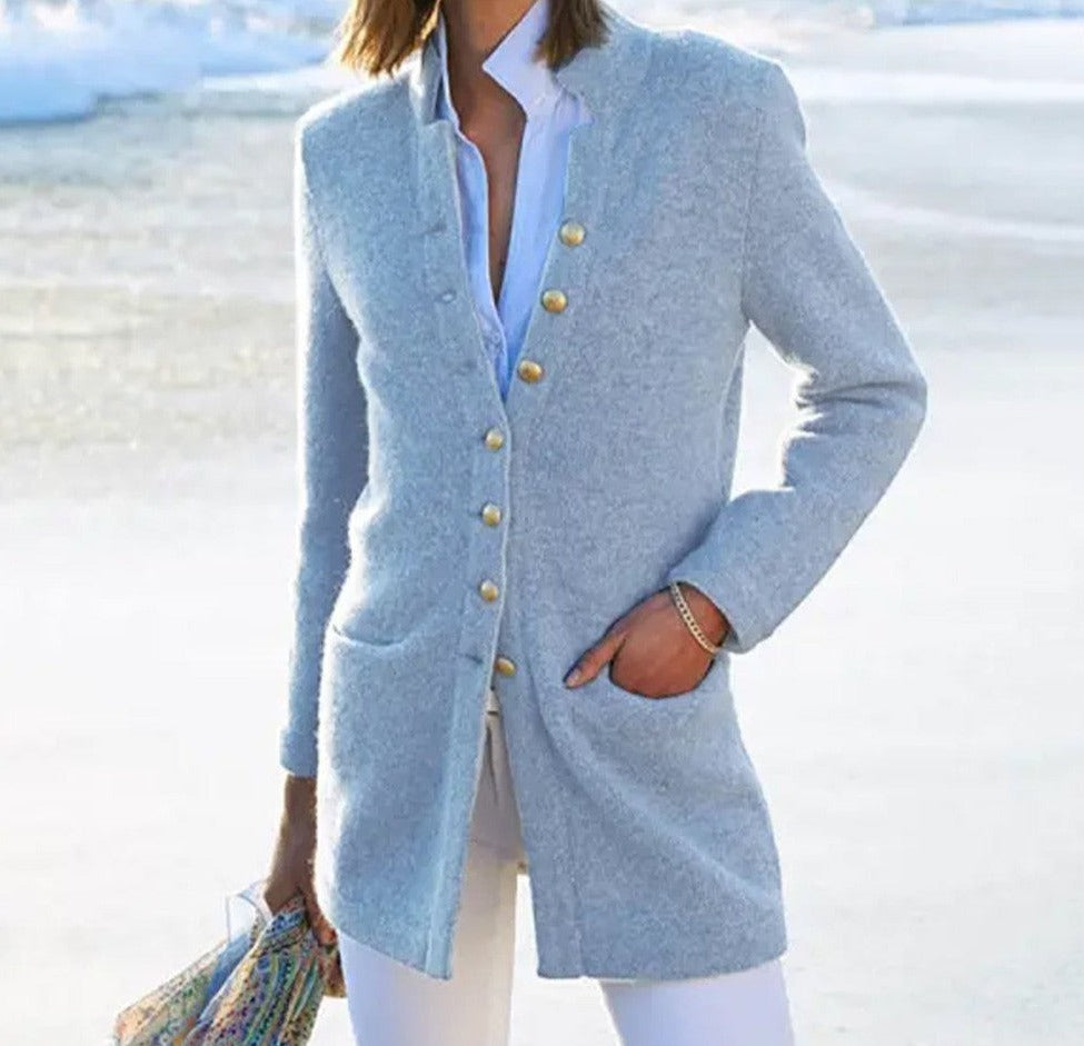 Airy monochrome blue sweater with long sleeves