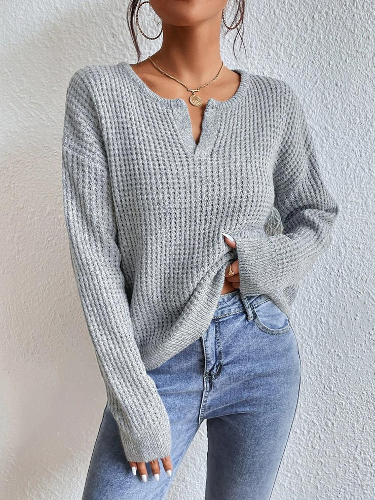 Cosy monochrome sweater with long sleeves