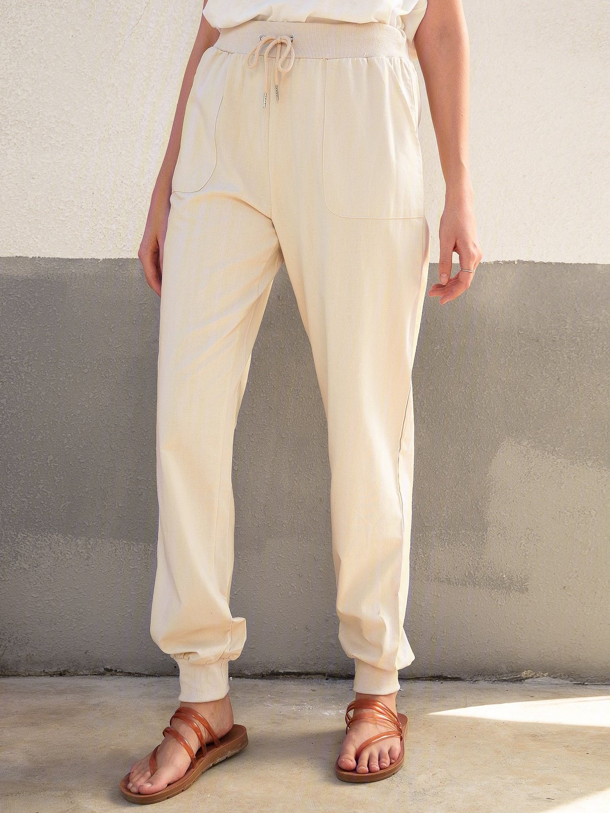 Linen gloss The ladies summer trousers with drawstring