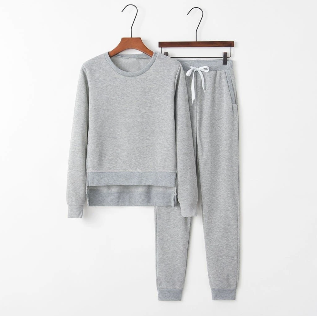 Lounge Chic Stylish grey-tone two-piece for cold days