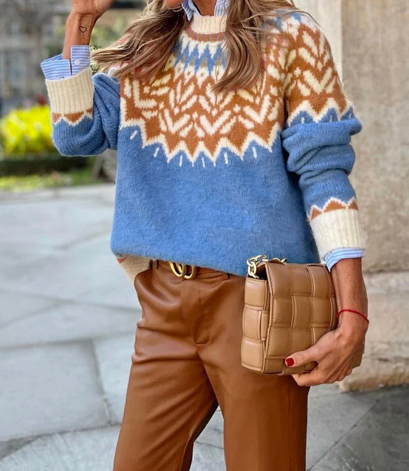 Elegant printed sweater with long sleeves