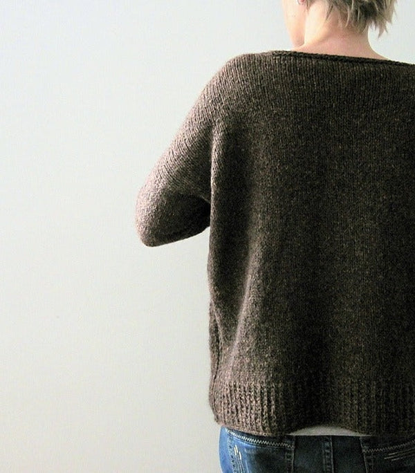 Classic monochrome sweater with round neck