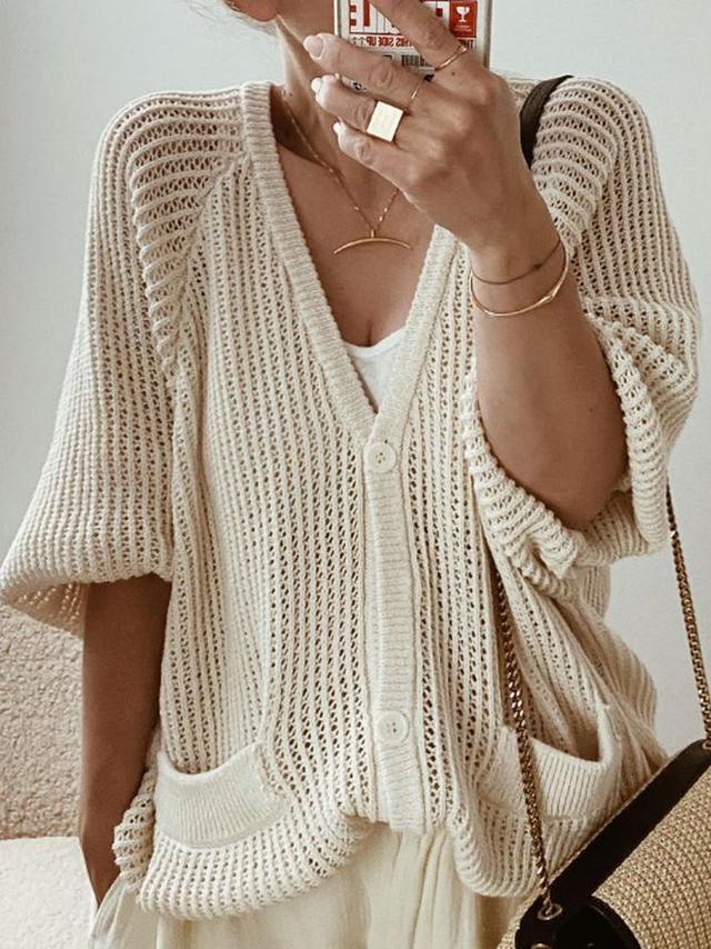 Chic monochrome sweater with V-neck