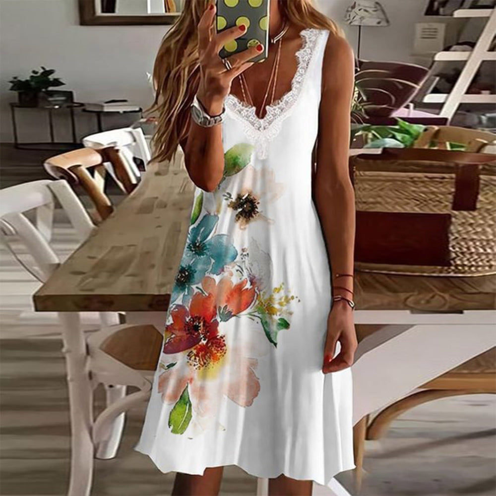 Summer mini dress with floral V-neck in lace