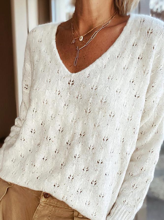 Comfortable white monochrome V-neck sweater