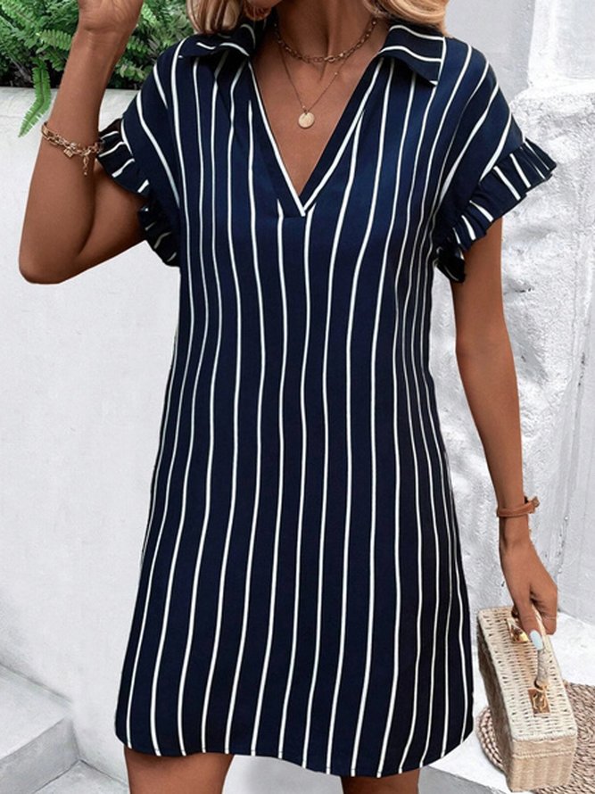 Fashionable striped mini dress with short sleeves