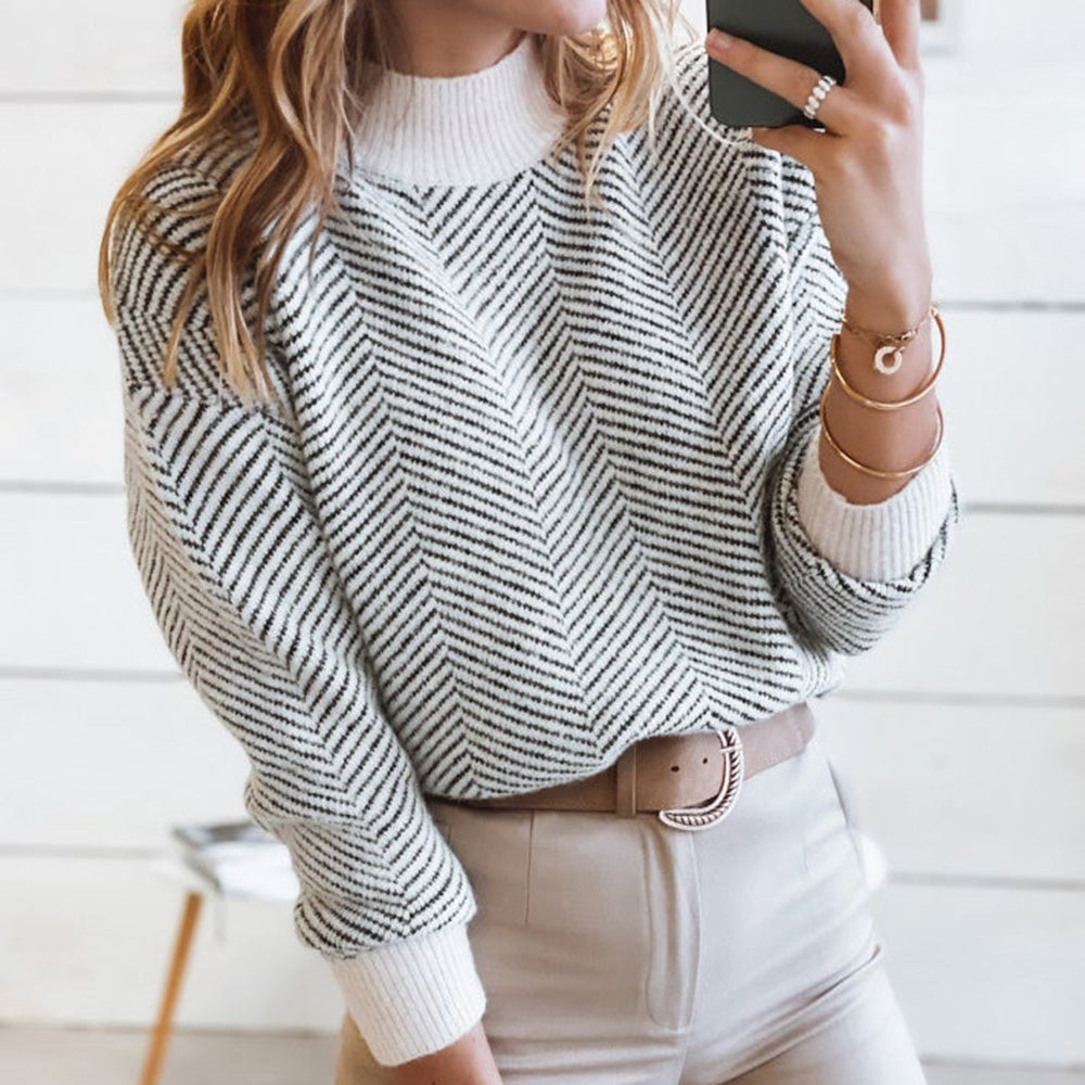 Elegant long sleeve sweater with print