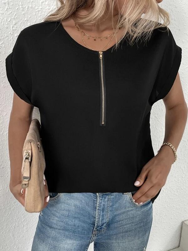 Elegant short sleeve black monochrome top