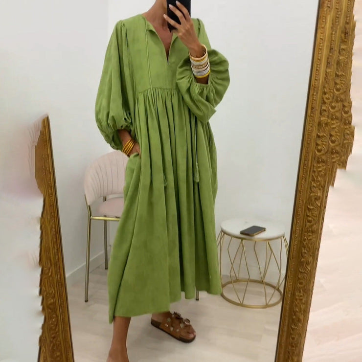 Solid color midi dress with long sleeves