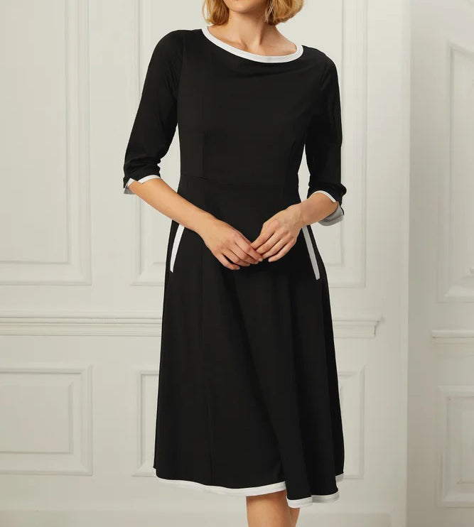 Groovy 3/4-Sleeve Round Neck Midi Dress